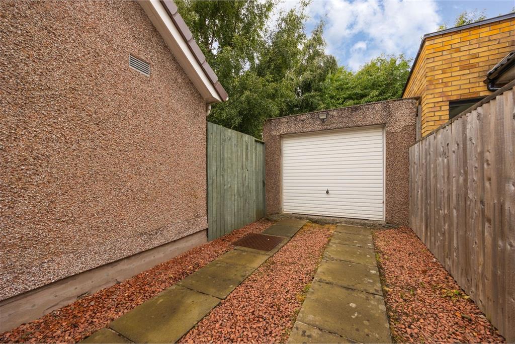 40 Barnton Park Gardens, Edinburgh, EH4 6HN - image 19