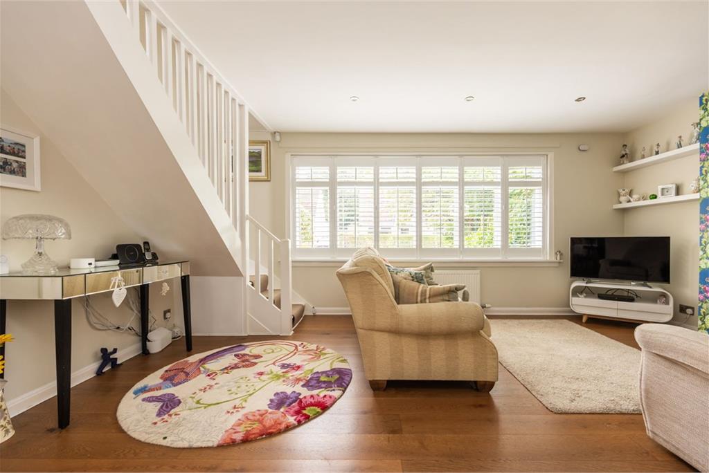 40 Barnton Park Gardens, Edinburgh, EH4 6HN - image 4