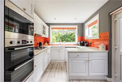 40 Barnton Park Gardens, Edinburgh, EH4 6HN - image 7