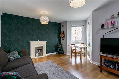 12/4 Duddingston Mills, Edinburgh, EH8 7TU - image 3