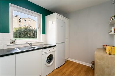 12/4 Duddingston Mills, Edinburgh, EH8 7TU - image 9