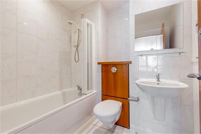 2/1 Portland Gardens, The Shore, Edinburgh, EH6 6NA - image 12