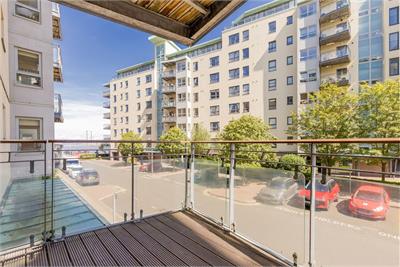 2/1 Portland Gardens, The Shore, Edinburgh, EH6 6NA - image 14