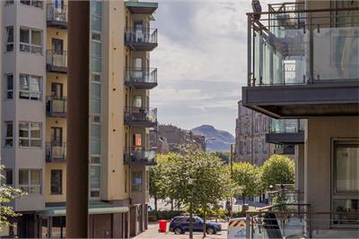 2/1 Portland Gardens, The Shore, Edinburgh, EH6 6NA - image 16