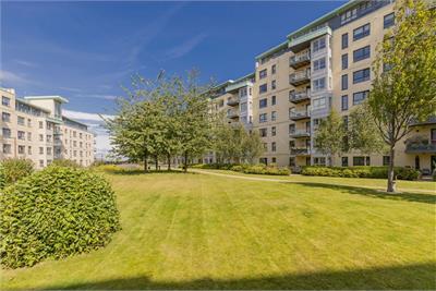 2/1 Portland Gardens, The Shore, Edinburgh, EH6 6NA - image 19
