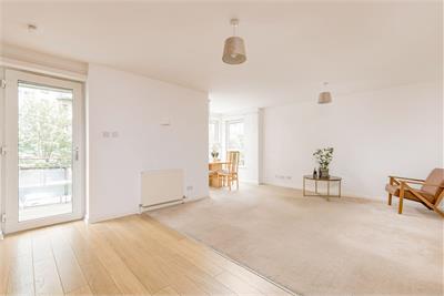 2/1 Portland Gardens, The Shore, Edinburgh, EH6 6NA - image 3