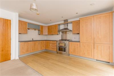 2/1 Portland Gardens, The Shore, Edinburgh, EH6 6NA - image 5