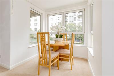 2/1 Portland Gardens, The Shore, Edinburgh, EH6 6NA - image 6