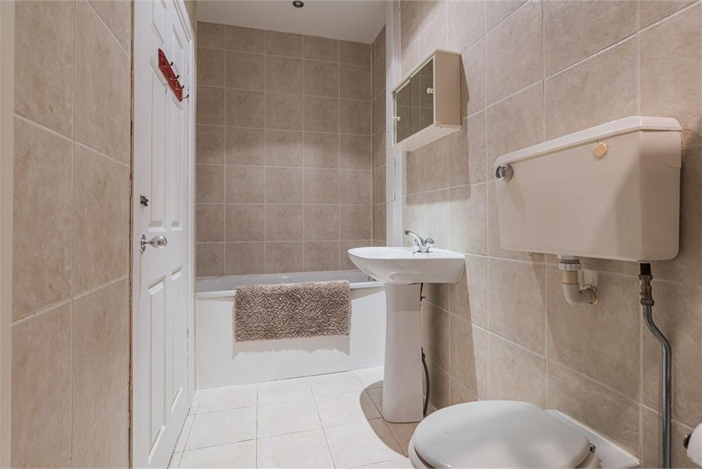 21 Parkgrove Street, Edinburgh, EH4 7NT - image 15