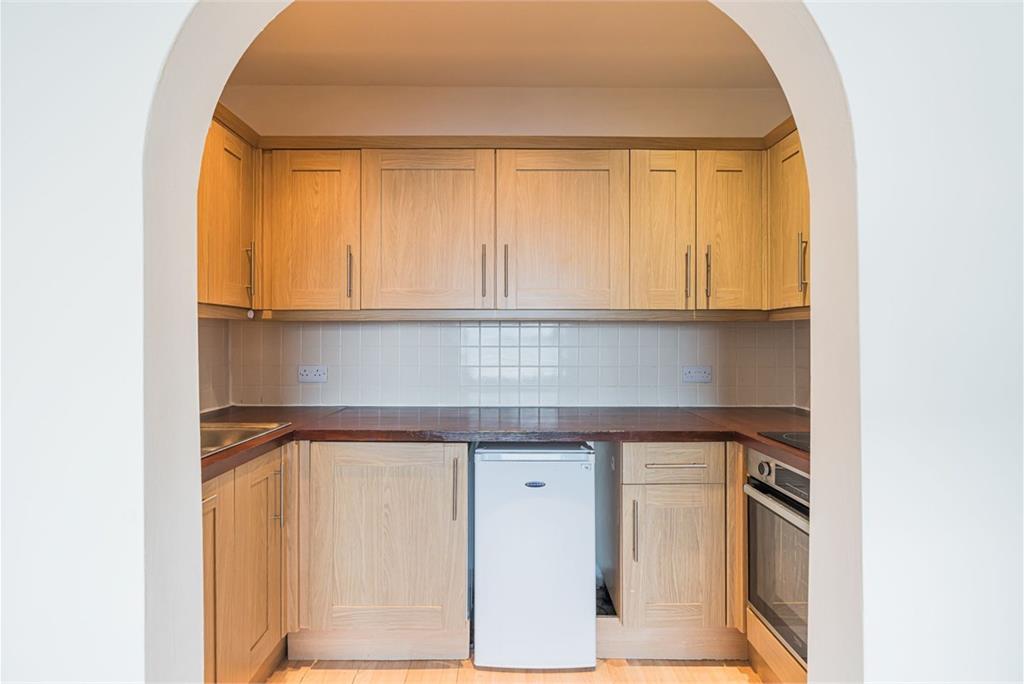 21 Parkgrove Street, Edinburgh, EH4 7NT - image 6