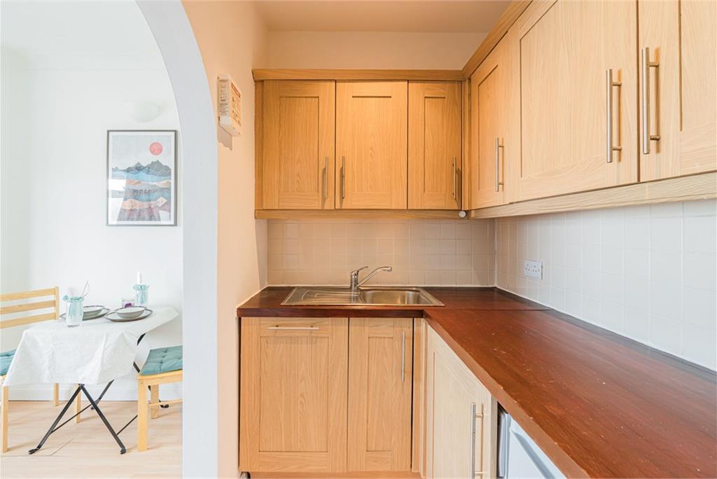 21 Parkgrove Street, Edinburgh, EH4 7NT - image 7