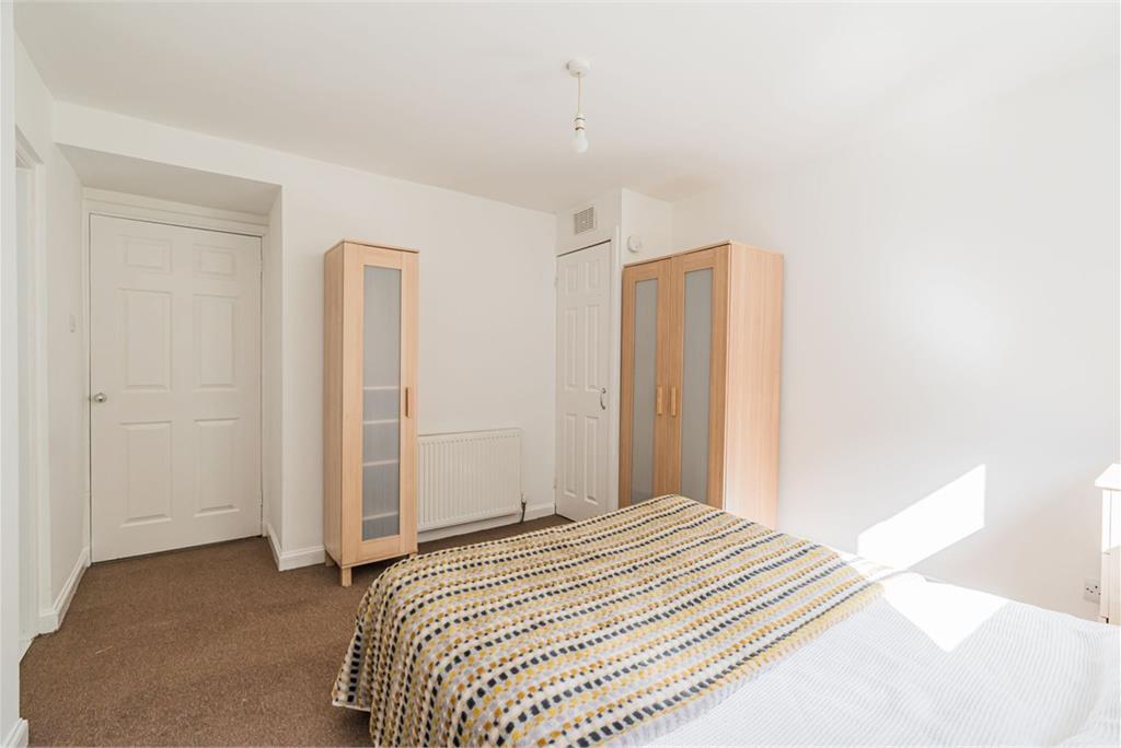 21 Parkgrove Street, Edinburgh, EH4 7NT - image 10