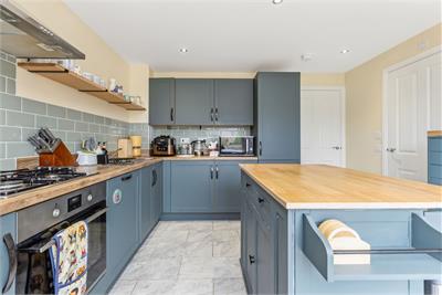 104 Charles Wilson Avenue, Roslin, EH25 9AR - image 4