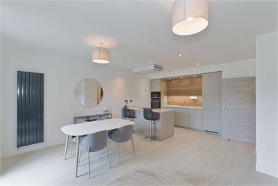 1/13 Shoemakers Square, Edinburgh, EH8 8FW - image 2