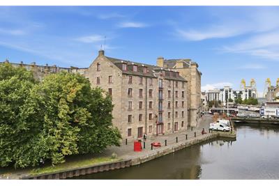 6/6 Commercial Wharf, The Cooperage, The Shore, Edinburgh, EH6 6LF - image 1