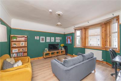 6/6 Hawkhill Avenue,
Edinburgh,
EH7 6BX - image 2