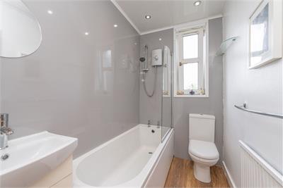 6/6 Hawkhill Avenue,
Edinburgh,
EH7 6BX - image 11