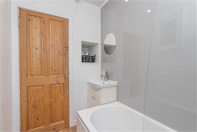 6/6 Hawkhill Avenue,
Edinburgh,
EH7 6BX - image 12