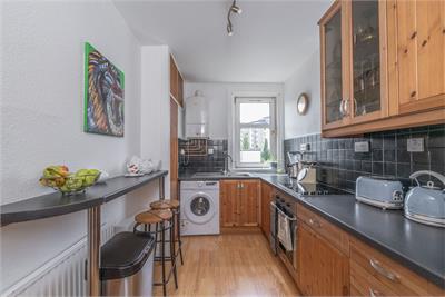 6/6 Hawkhill Avenue,
Edinburgh,
EH7 6BX - image 5