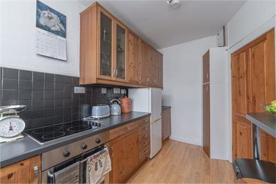6/6 Hawkhill Avenue,
Edinburgh,
EH7 6BX - image 6
