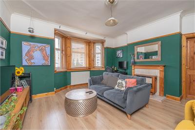 6/6 Hawkhill Avenue,
Edinburgh,
EH7 6BX - image 1