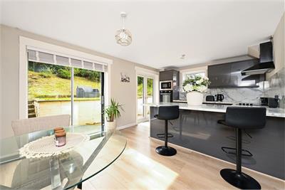 54 Eskhill, Penicuik, EH26 8DG - image 4