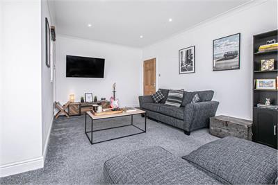 Flat M 12 Fulmar Drive, Dunfermline, KY11 8JY - image 5
