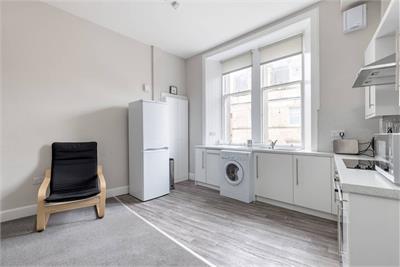 127 (3F3) Bruntsfield Place, Bruntsfield, Edinburgh, EH10 4EQ - image 2