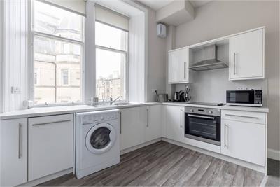127 (3F3) Bruntsfield Place, Edinburgh, EH10 4EQ - image 3