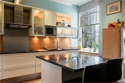 17/2 Cornwall Street, Edinburgh, EH1 2EQ - image 12
