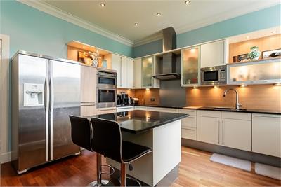 17/2 Cornwall Street, Edinburgh, EH1 2EQ - image 16
