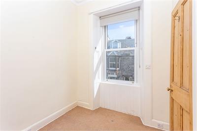31 Summerfield Place,
Edinburgh,
EH6 8BA - image 6