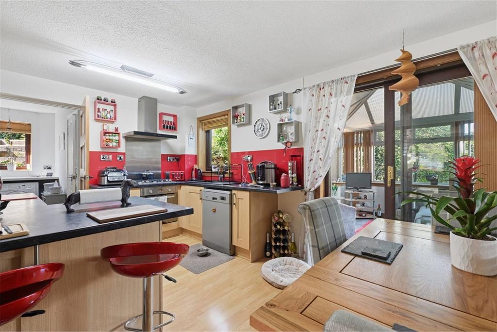 21 Struan Place, , Inverkeithing, KY11 1NF - image 5