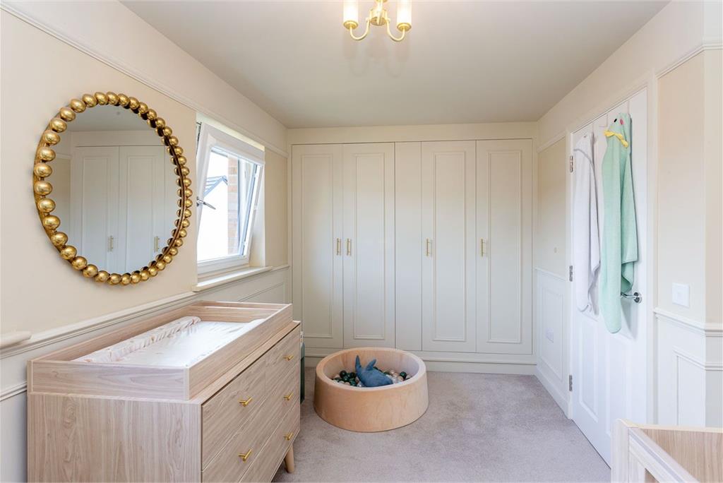 32 Mauseley Park,
Edinburgh,
EH4 8FB - image 14