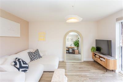 32 Mauseley Park, Edinburgh, EH4 8FB - image 3