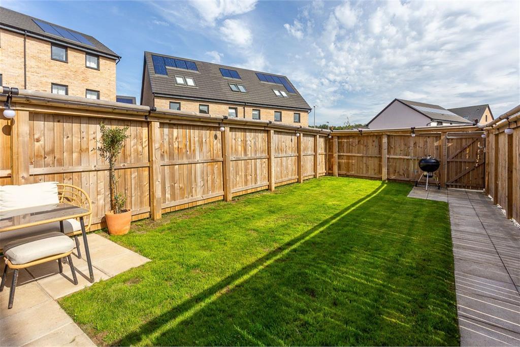 32 Mauseley Park,
Edinburgh,
EH4 8FB - image 22