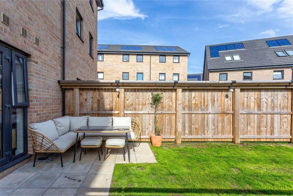 32 Mauseley Park,
Edinburgh,
EH4 8FB - image 23