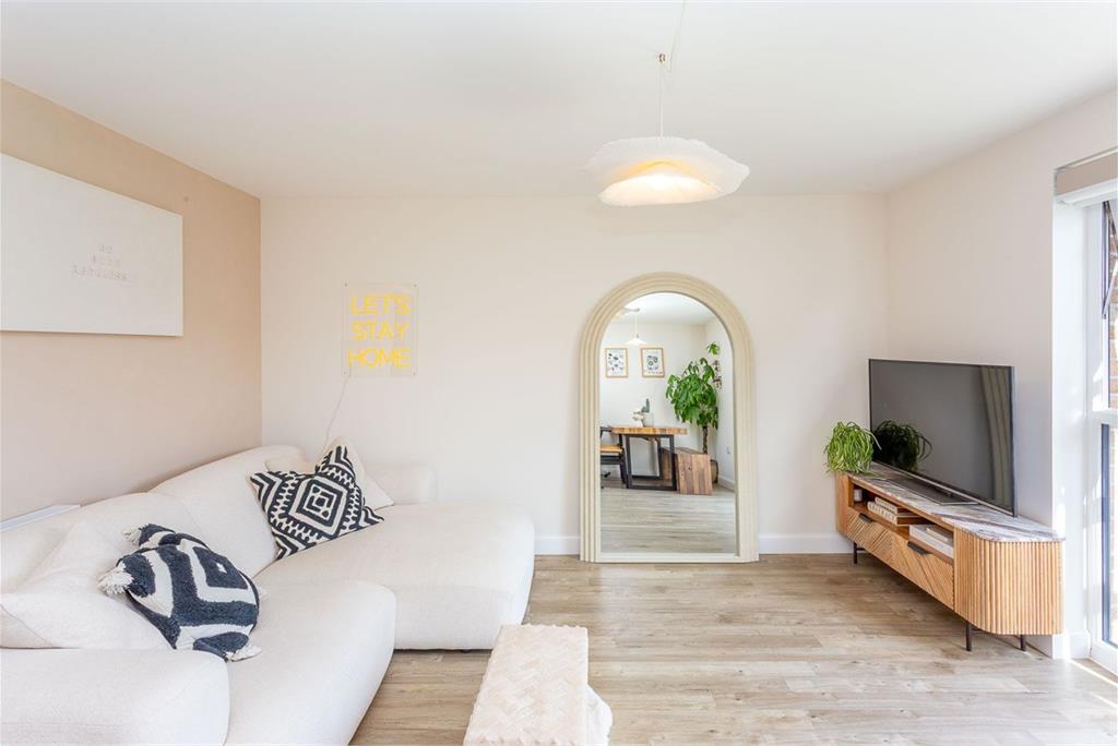 32 Mauseley Park,
Edinburgh,
EH4 8FB - image 4