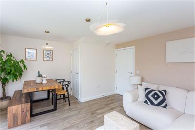 32 Mauseley Park, Edinburgh, EH4 8FB - image 6