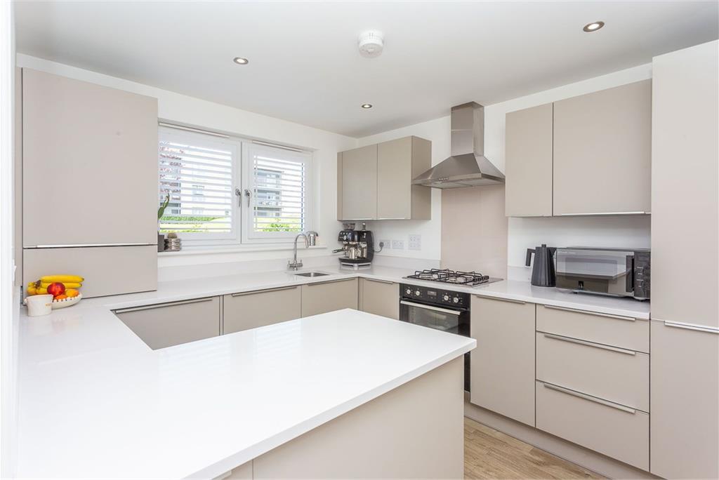 32 Mauseley Park,
Edinburgh,
EH4 8FB - image 7