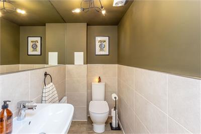 32 Mauseley Park, Edinburgh, EH4 8FB - image 10
