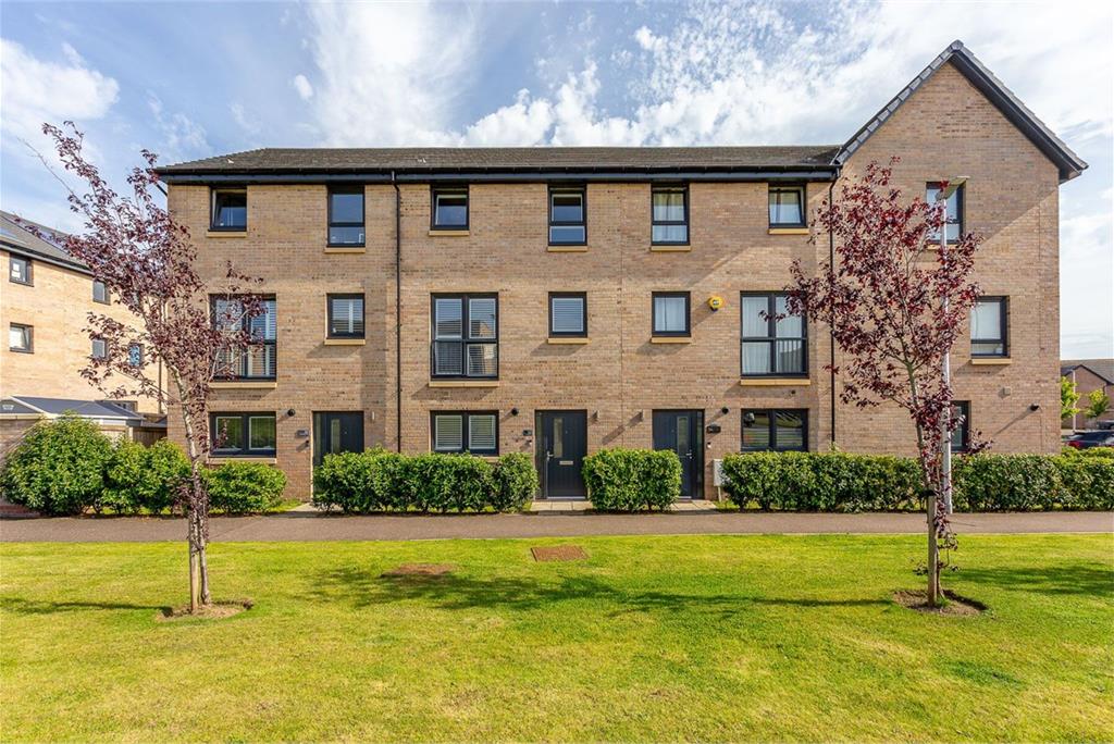 32 Mauseley Park,
Edinburgh,
EH4 8FB - image 1