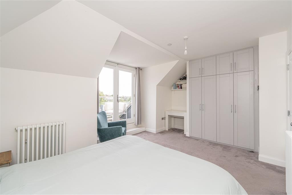 Flat 2,
16a Minto Street,
Edinburgh,
EH9 1RQ - image 22