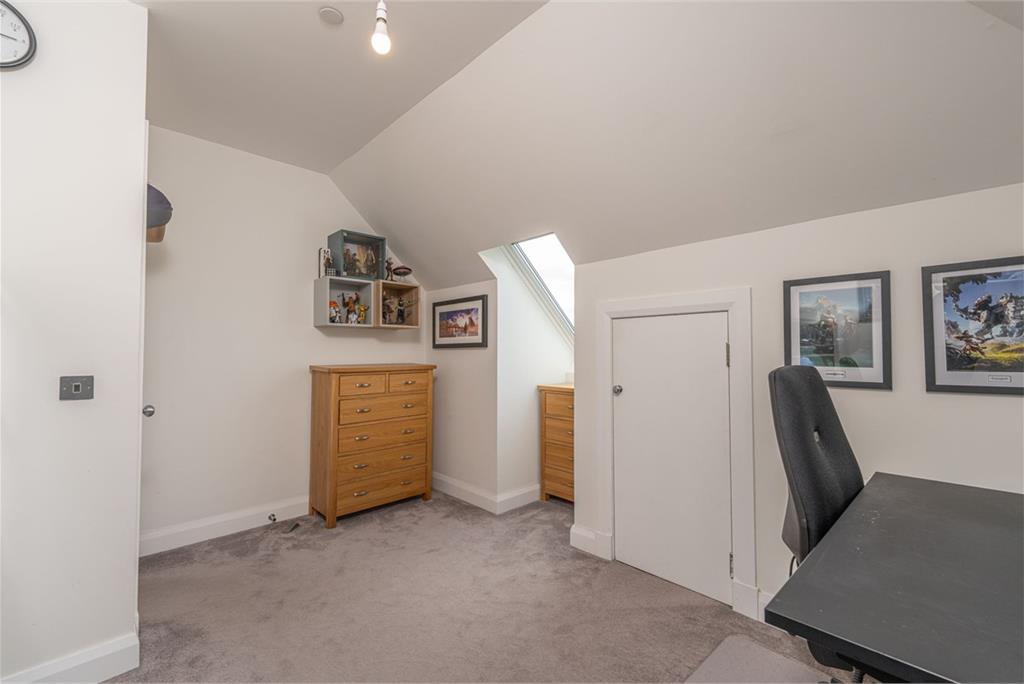 Flat 2,
16a Minto Street,
Edinburgh,
EH9 1RQ - image 25