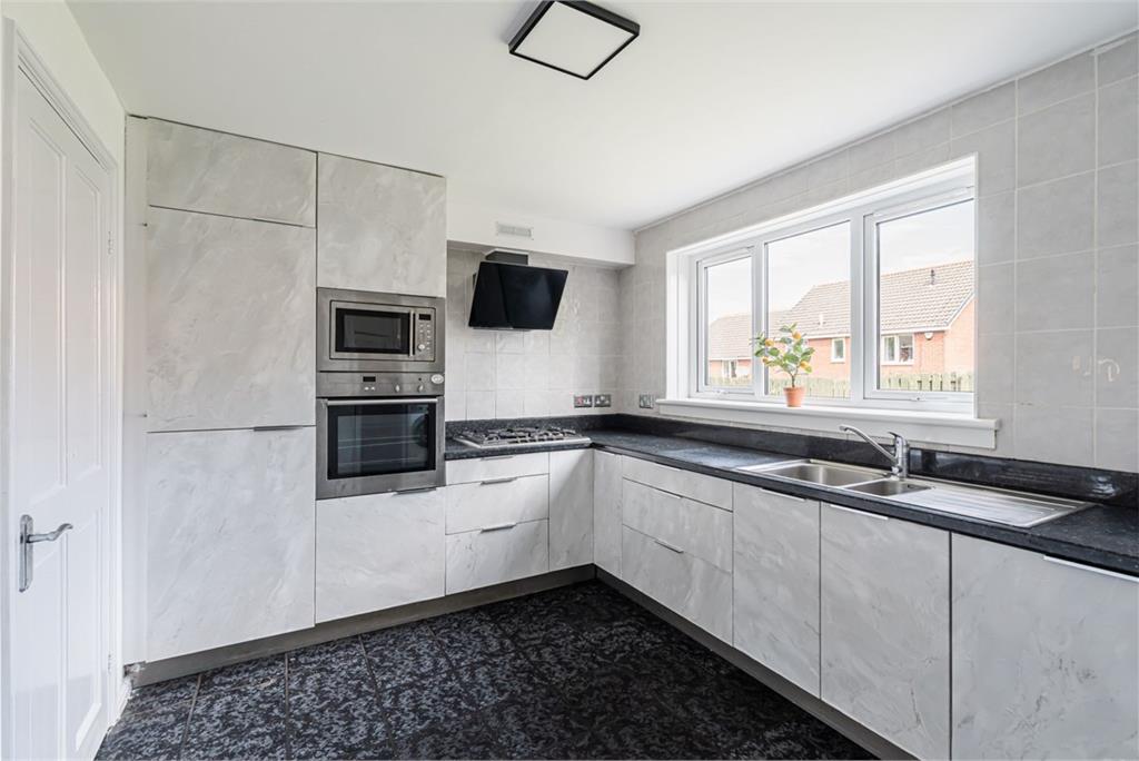 142 Gilmerton Dykes Road, Edinburgh, EH17 8PE - image 4