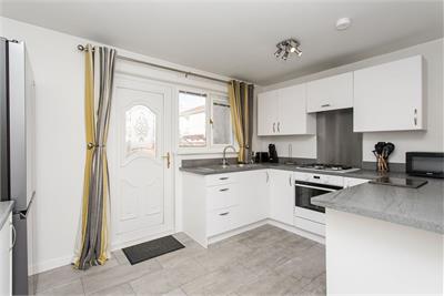 8 Lochend Avenue, Dunbar, EH42 1NB - image 3