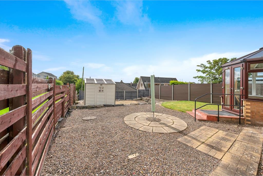 14 Spruce Grove,
Dunfermline,
KY11 8AE - image 26
