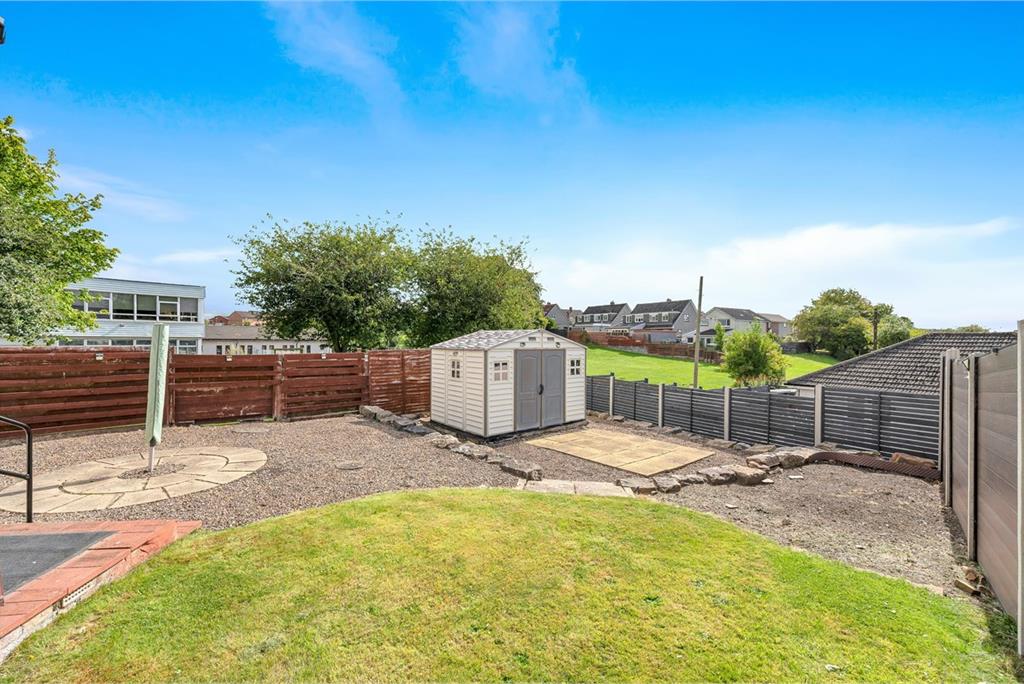 14 Spruce Grove,
Dunfermline,
KY11 8AE - image 27