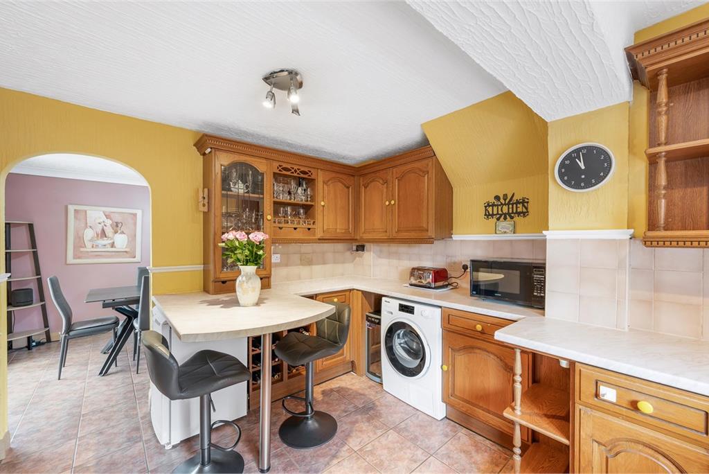 14 Spruce Grove,
Dunfermline,
KY11 8AE - image 5