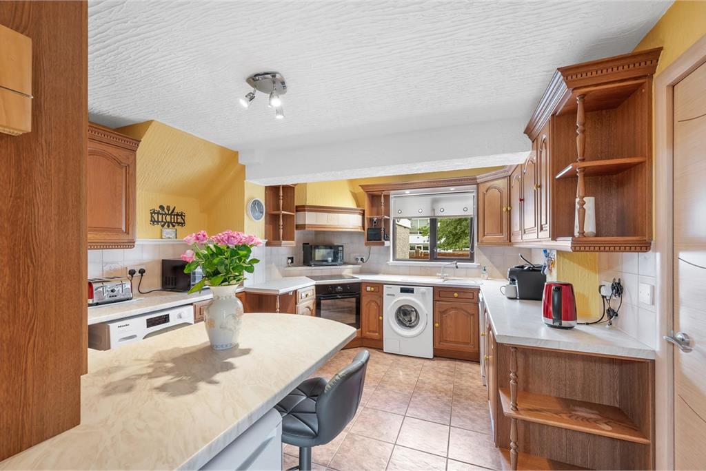 14 Spruce Grove,
Dunfermline,
KY11 8AE - image 7